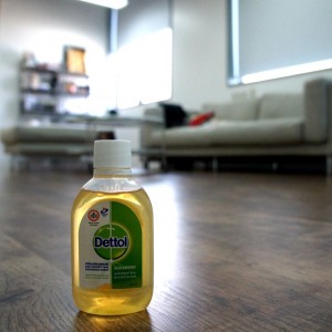 #100PersenYakin lantai rumah bersih dengan Dettol Antiseptik Cair Foto: Dok. Fanpage Dettol Indonesia
