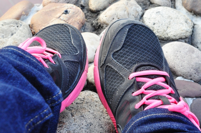Sepatu Sneakers, Sepatu Nyaman Buat Jalan-Jalan