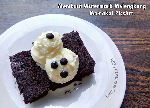 Membuat Watermark Melengkung Memakai PicsArt