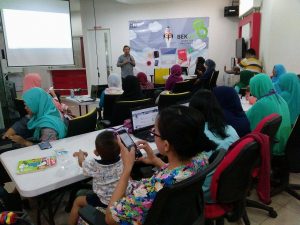Arisan Ilmu Surabaya: Etika Menulis dan Video Blogging