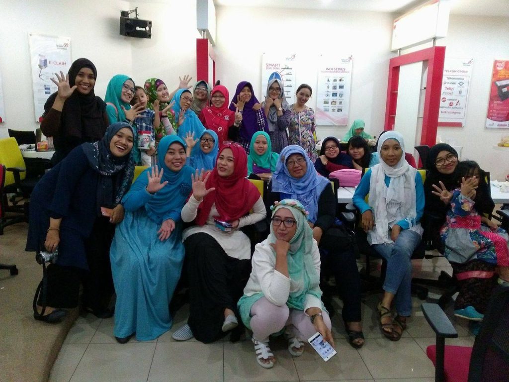 Arisan Ilmu Surabaya: Etika Menulis dan Video Blogging