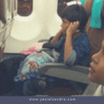 Menikmati Hiburan di Pesawat