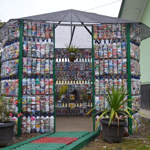 Limbah Botol Air Mineral