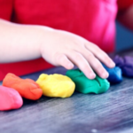 Pentingnya Mengembangkan Bakat Seni pada Anak