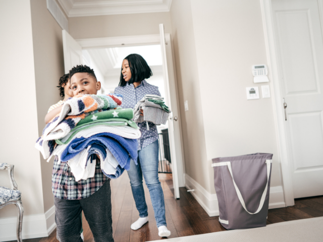 5 Tips Agar Si Kecil Membantu Pekerjaan Rumah