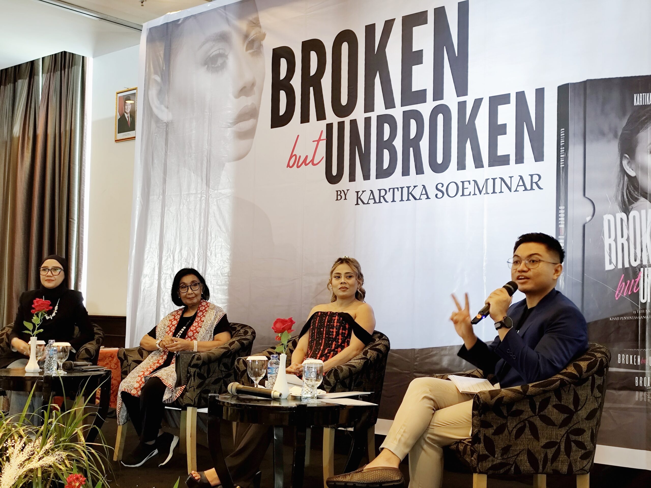 Lauching Buku Broken But Unbroken karya Kartika Soeminar